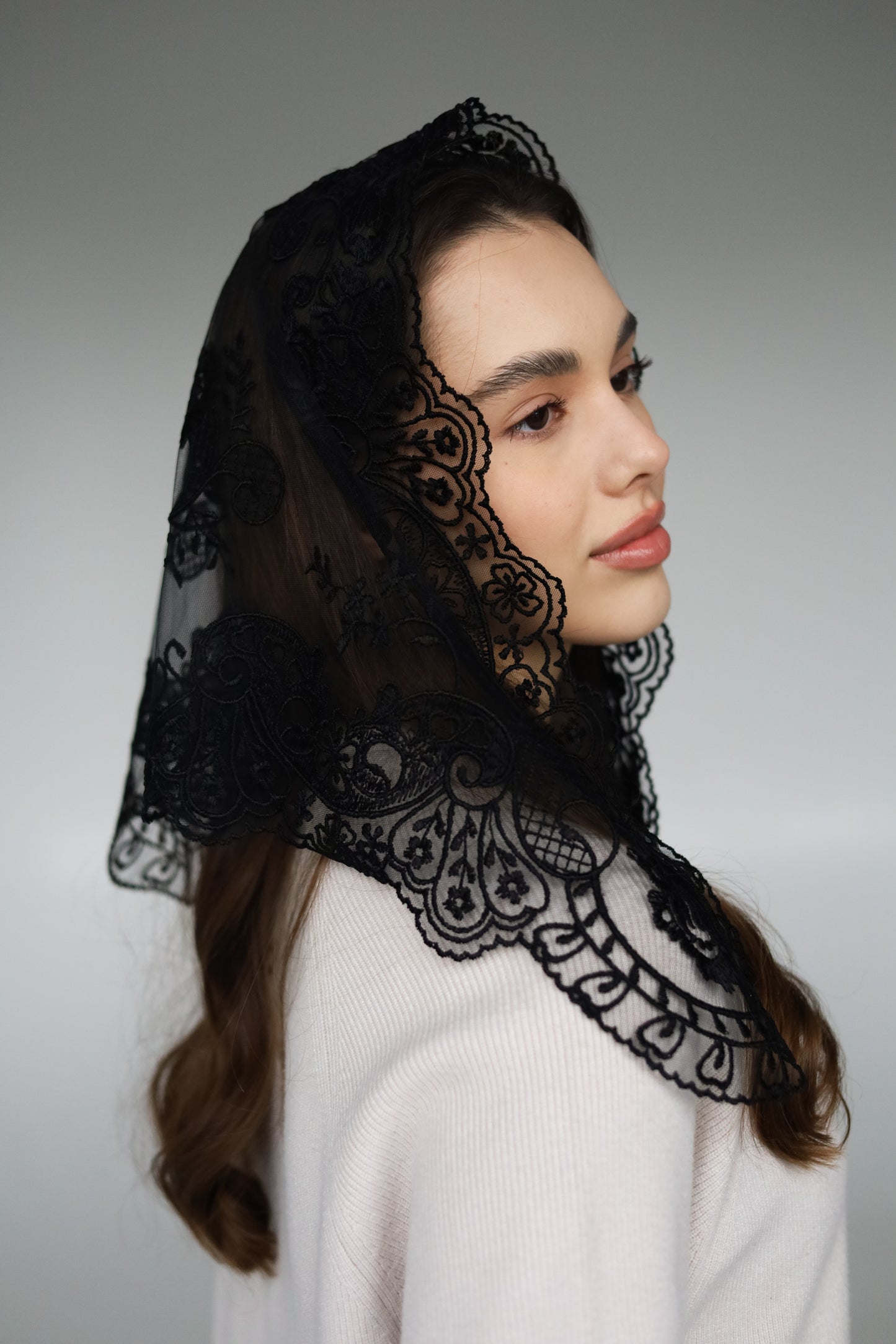 BLACK TRIANGLE VEIL