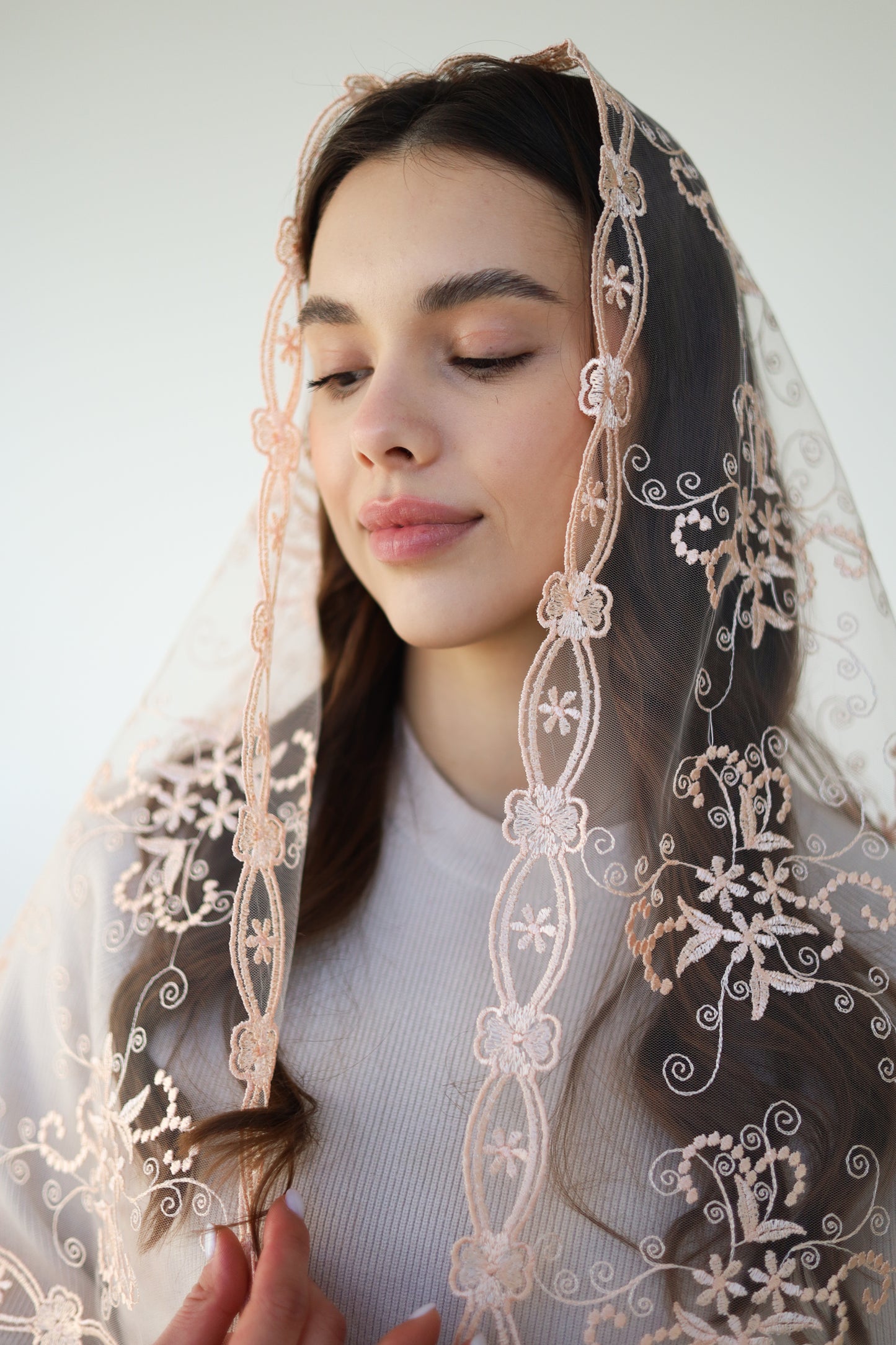 PEACH LACE MANTILLA