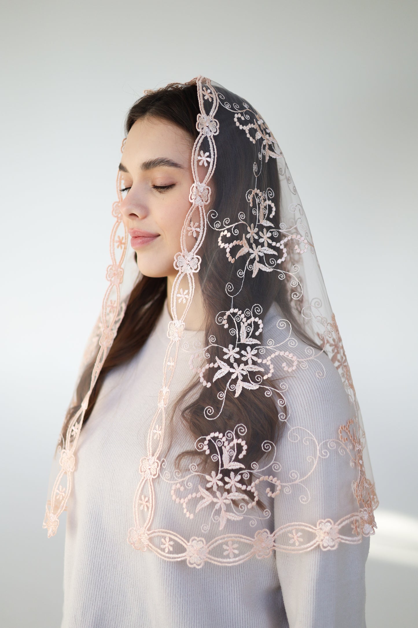 PEACH LACE MANTILLA