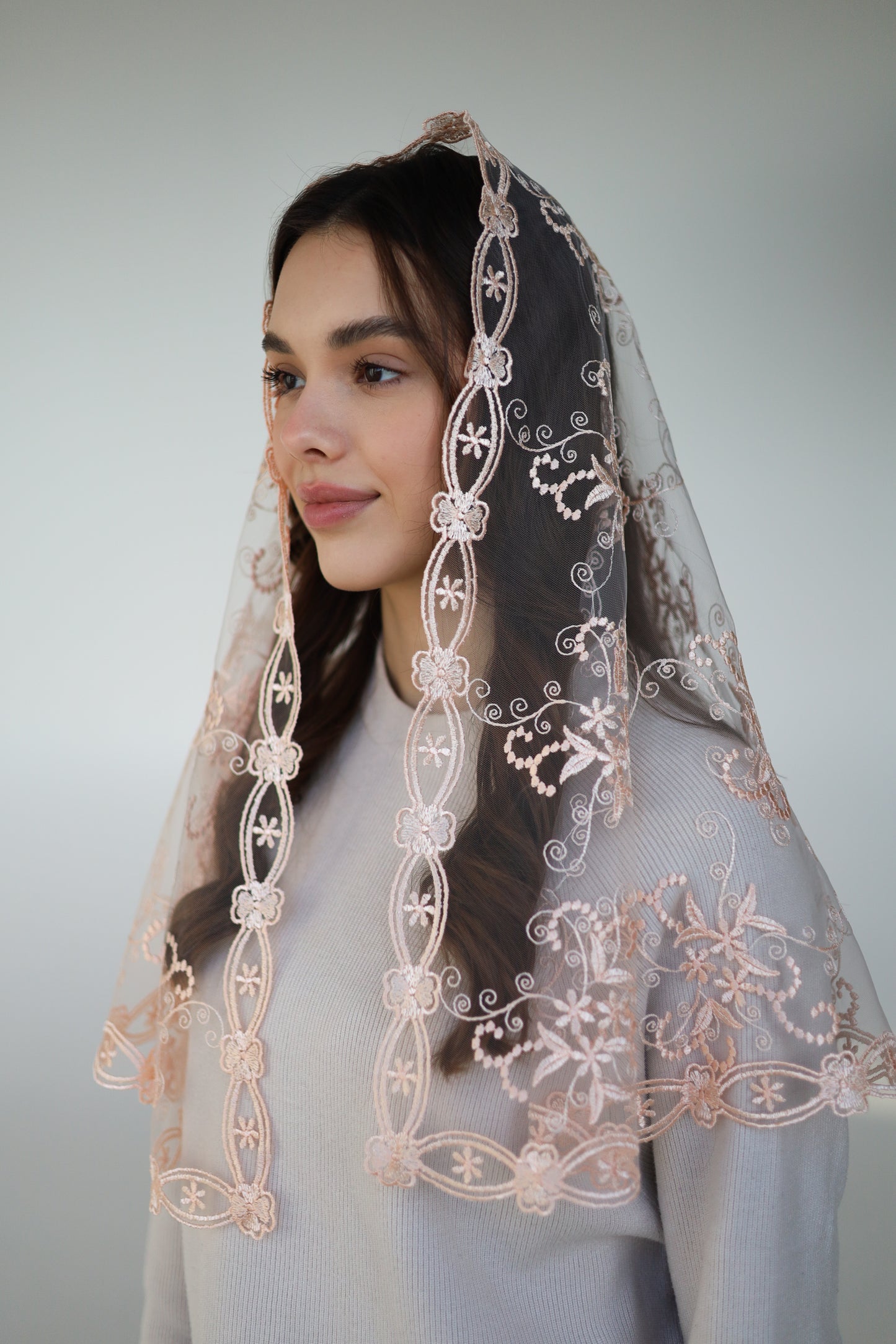 PEACH LACE MANTILLA