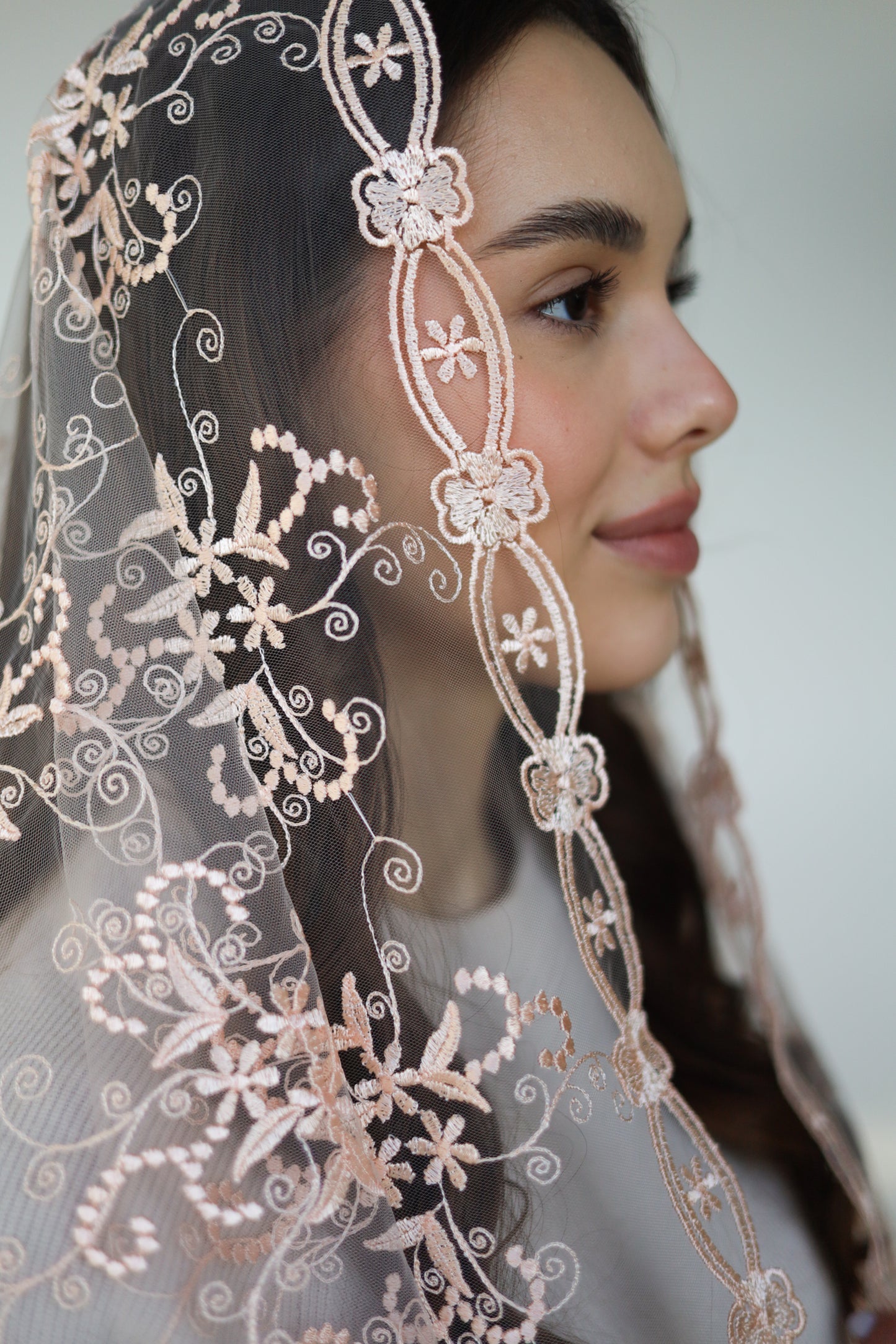 PEACH LACE MANTILLA