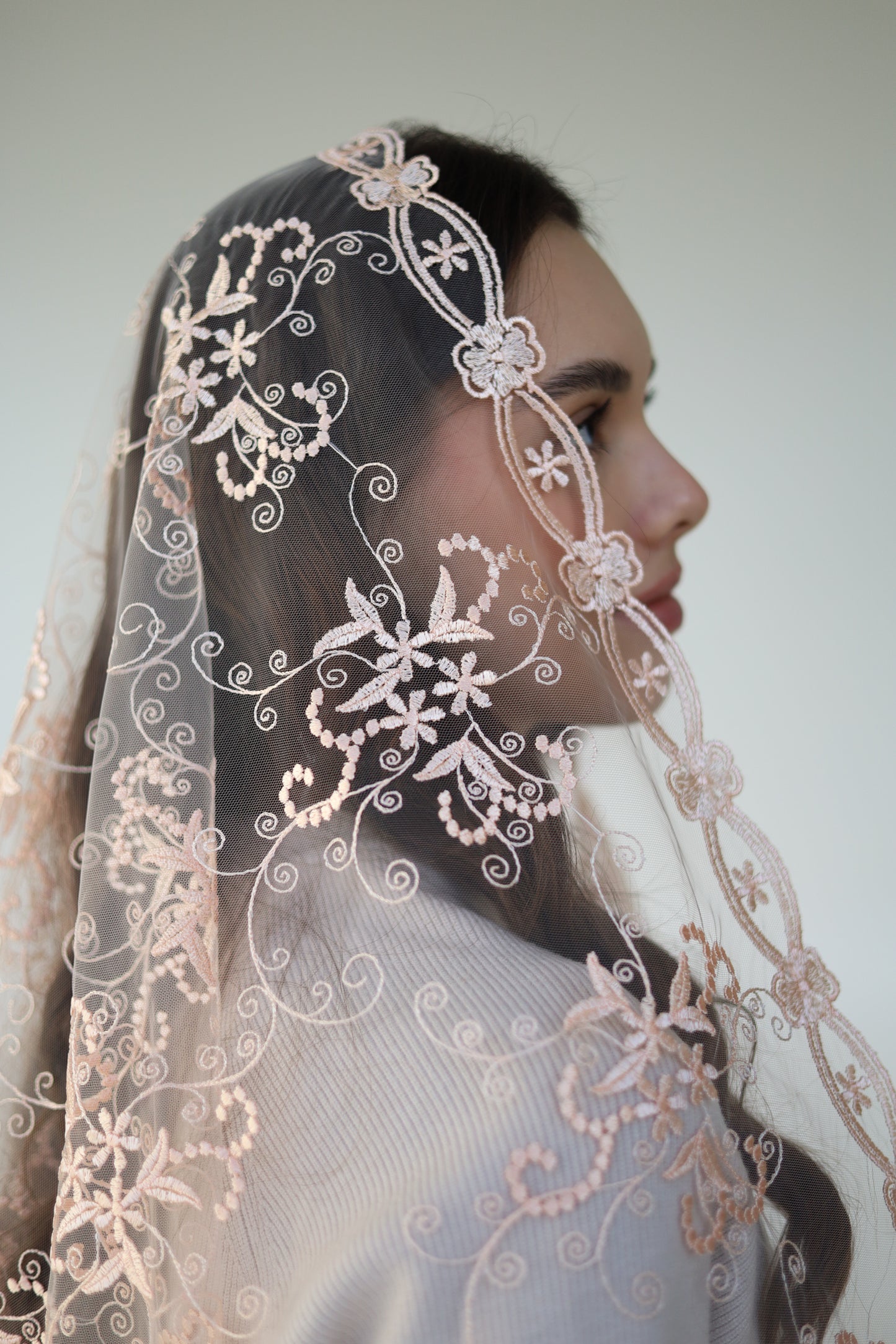 PEACH LACE MANTILLA