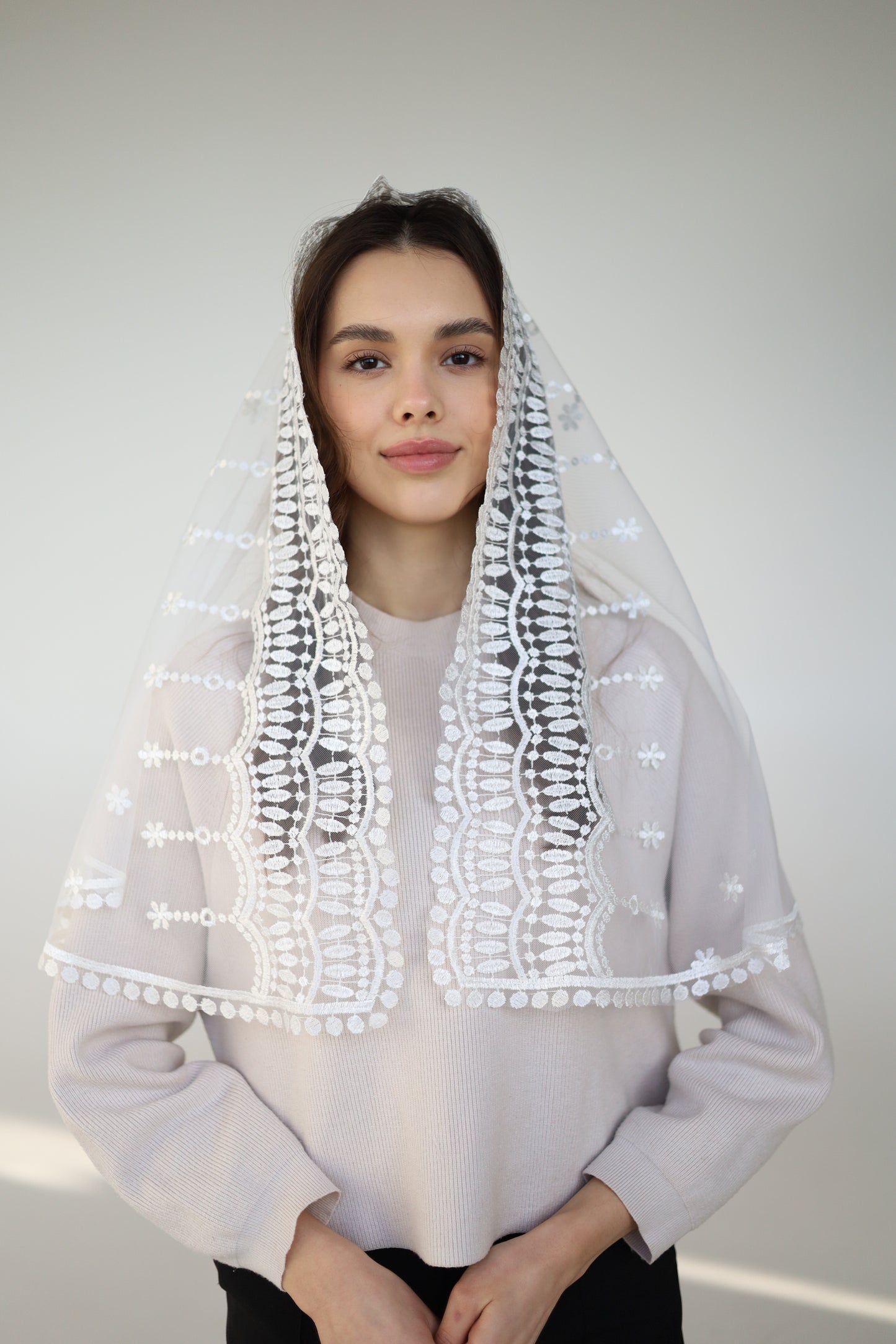 IVORY VEIL WITH JESUS