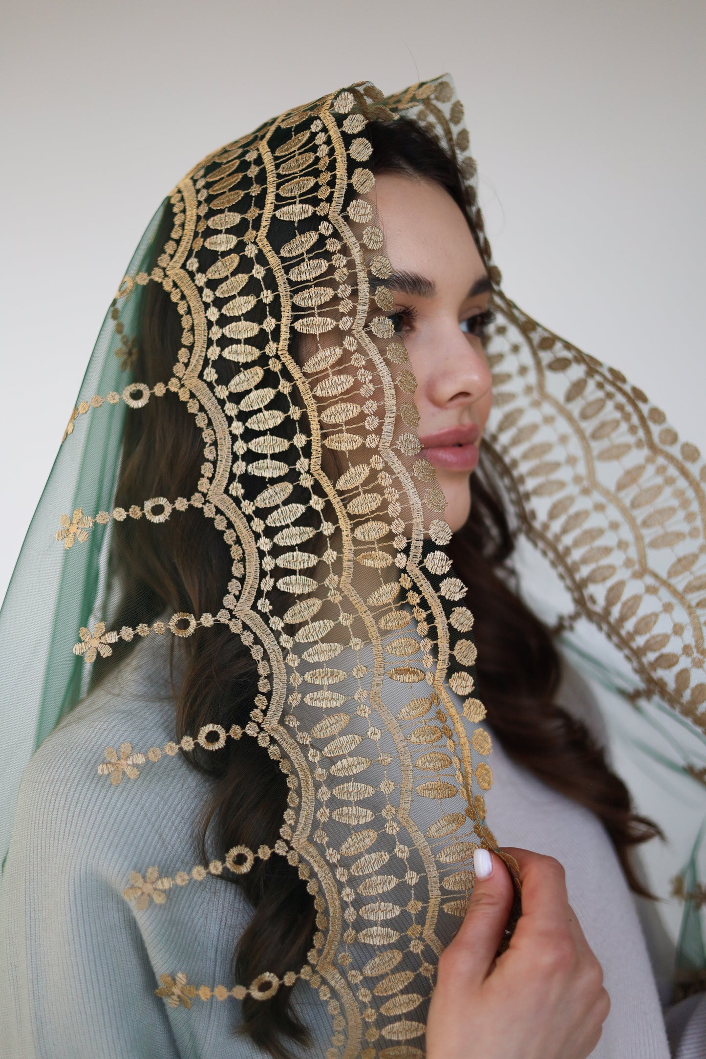 VEIL WITH JESUS EMBROIDERY