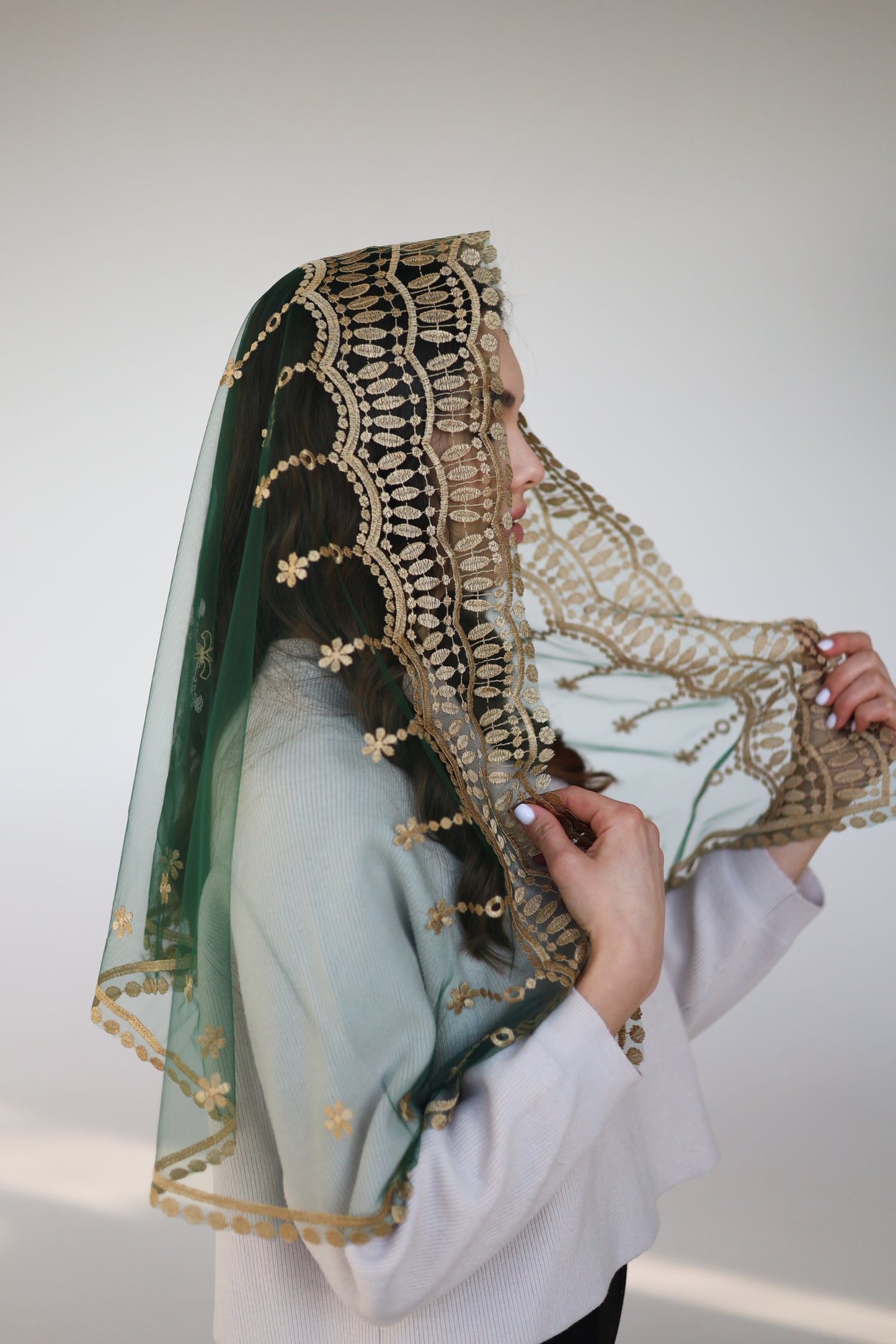 VEIL WITH JESUS EMBROIDERY