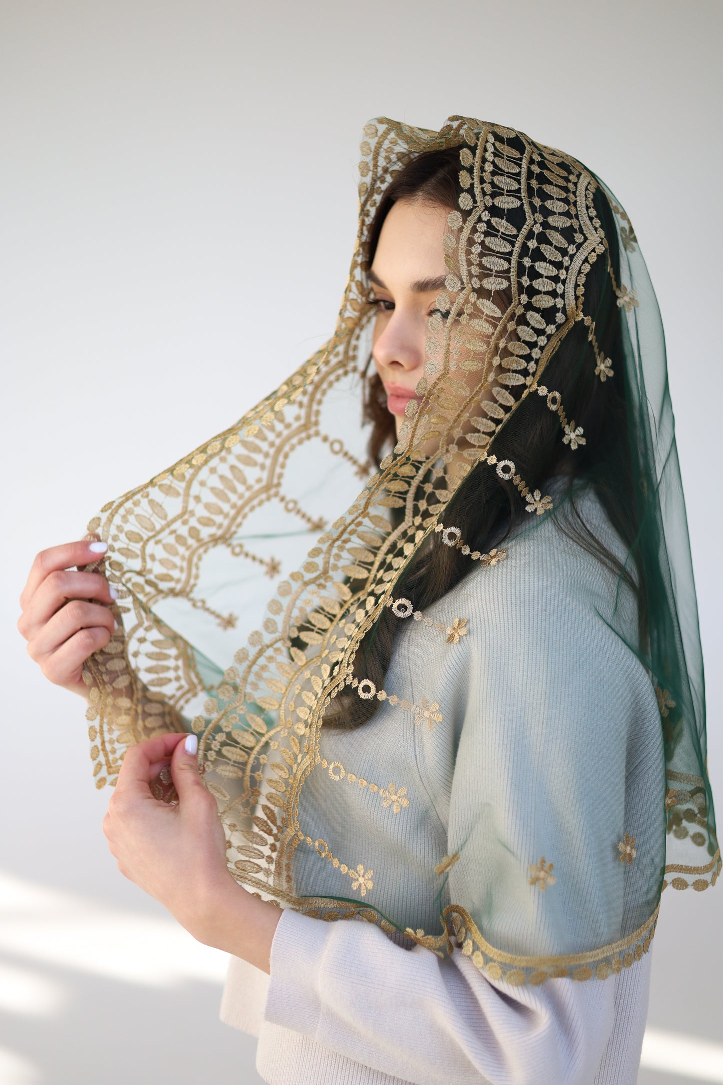 VEIL WITH JESUS EMBROIDERY