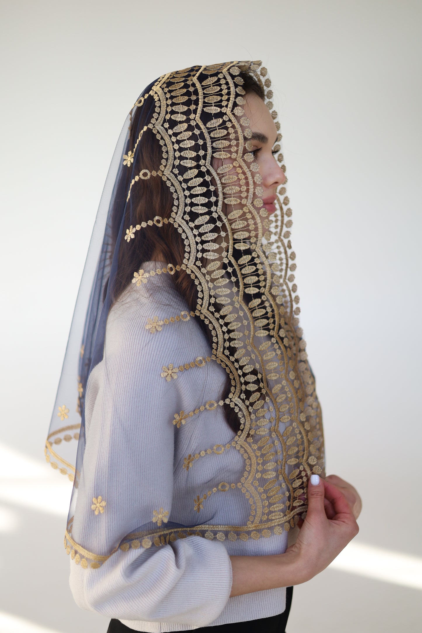 BLUE VEIL WITH HEART EMBROIDERY