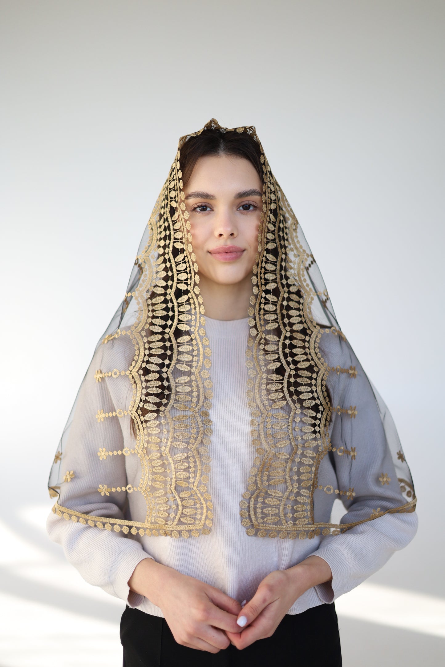 MANTILLA WITH HEART EMBROIDERY