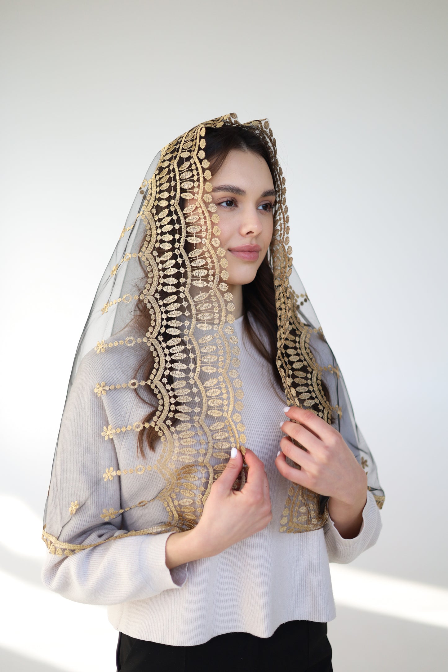 MANTILLA WITH HEART EMBROIDERY