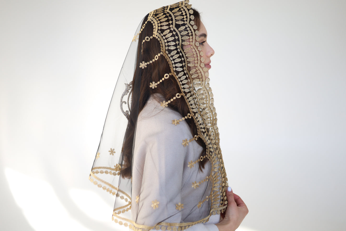 MANTILLA WITH HEART EMBROIDERY