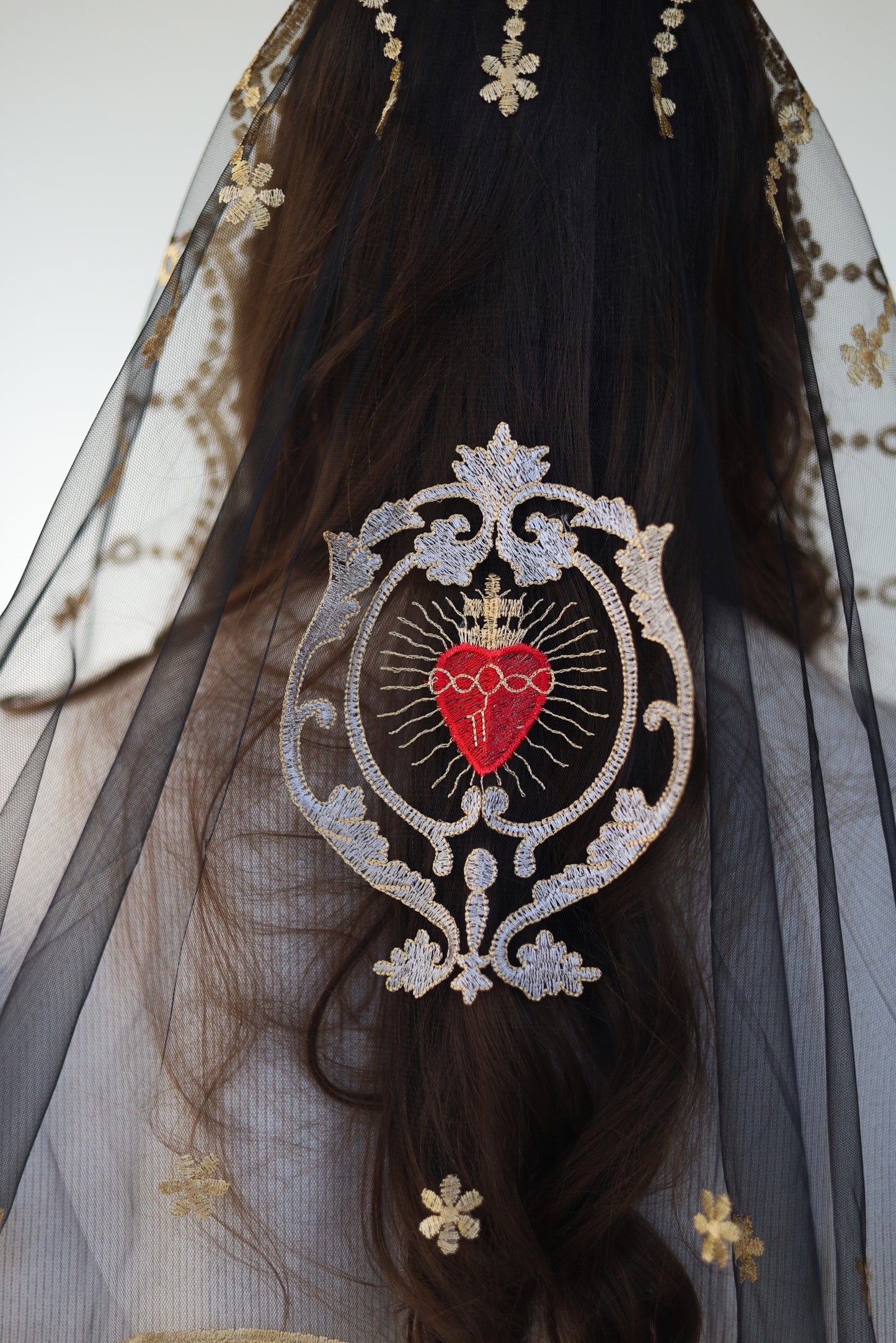 MANTILLA WITH HEART EMBROIDERY