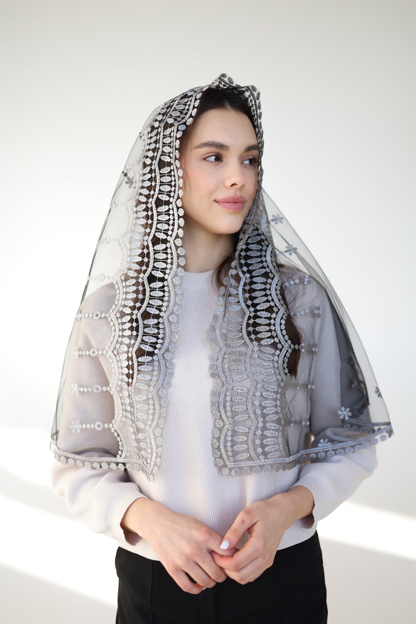 VEIL WITH AVE MARIA EMBROIDERY