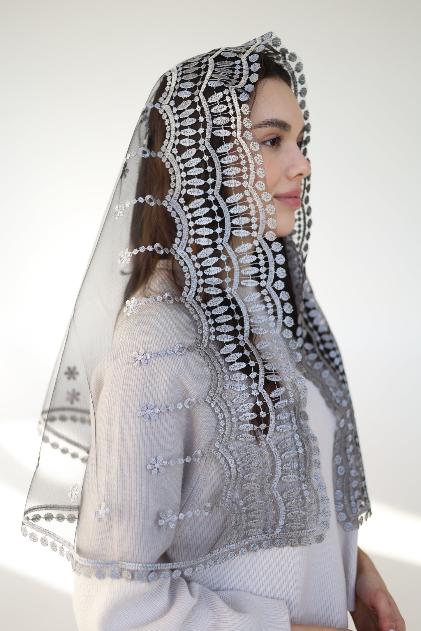 VEIL WITH AVE MARIA EMBROIDERY