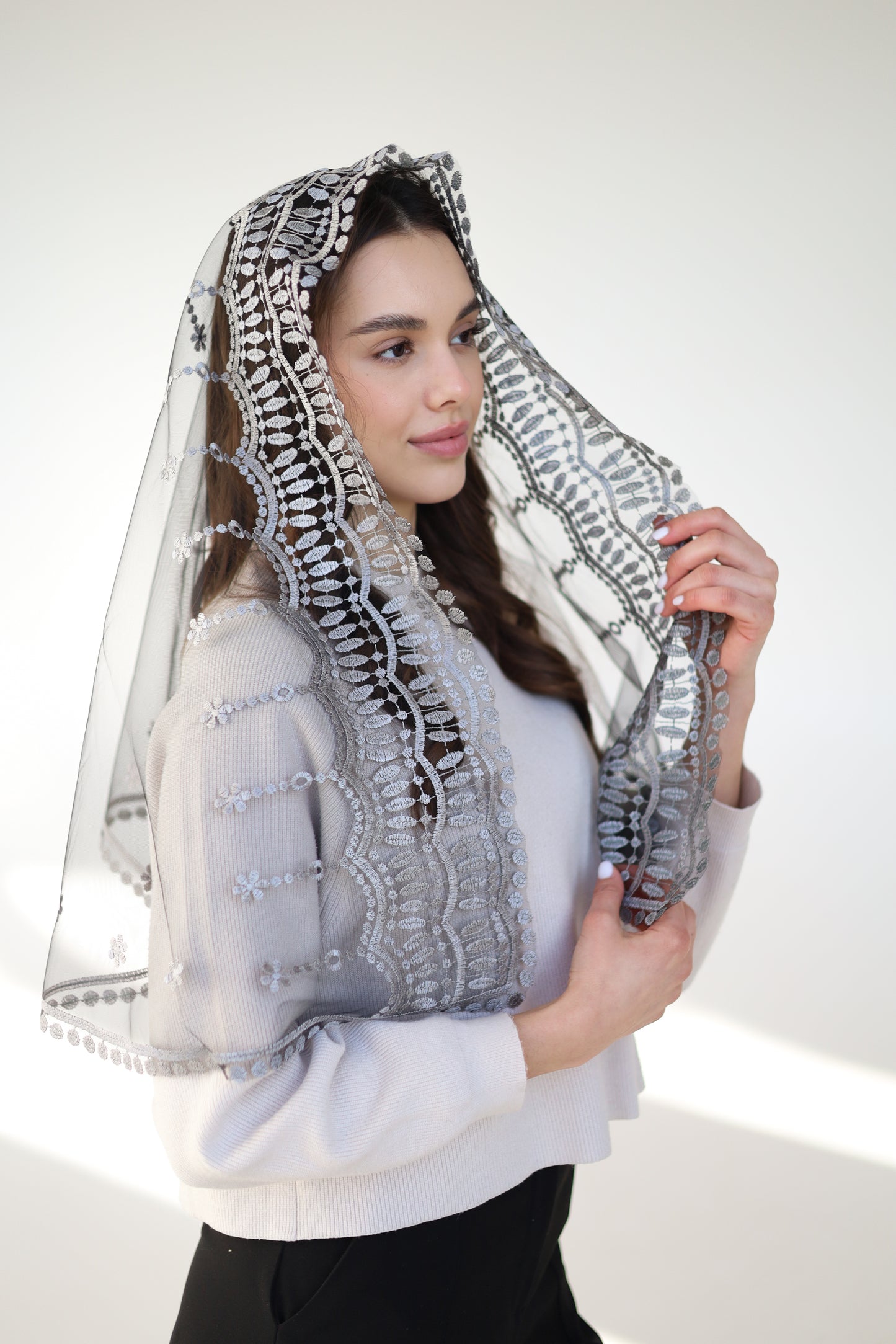 VEIL WITH AVE MARIA EMBROIDERY