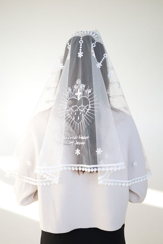 IVORY VEIL WITH EMBROIDERY ON THE BACK