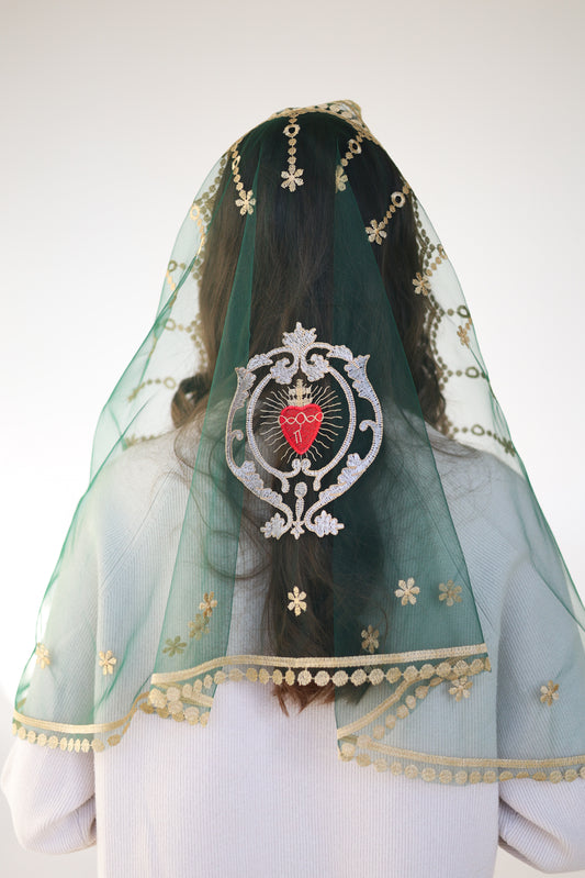 VEIL WITH HEART EMBROIDERY