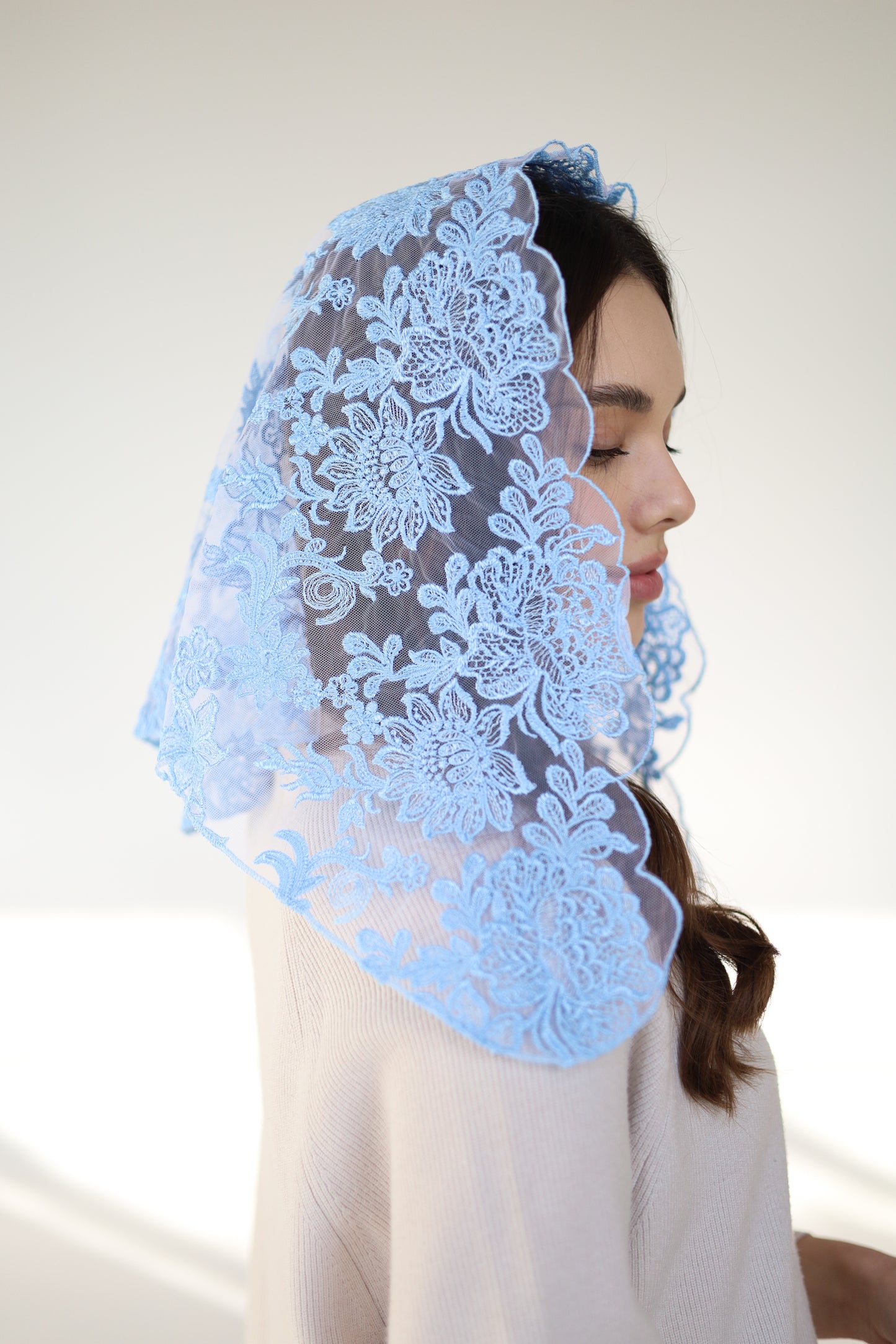 BLUE TRIANGLE VEIL