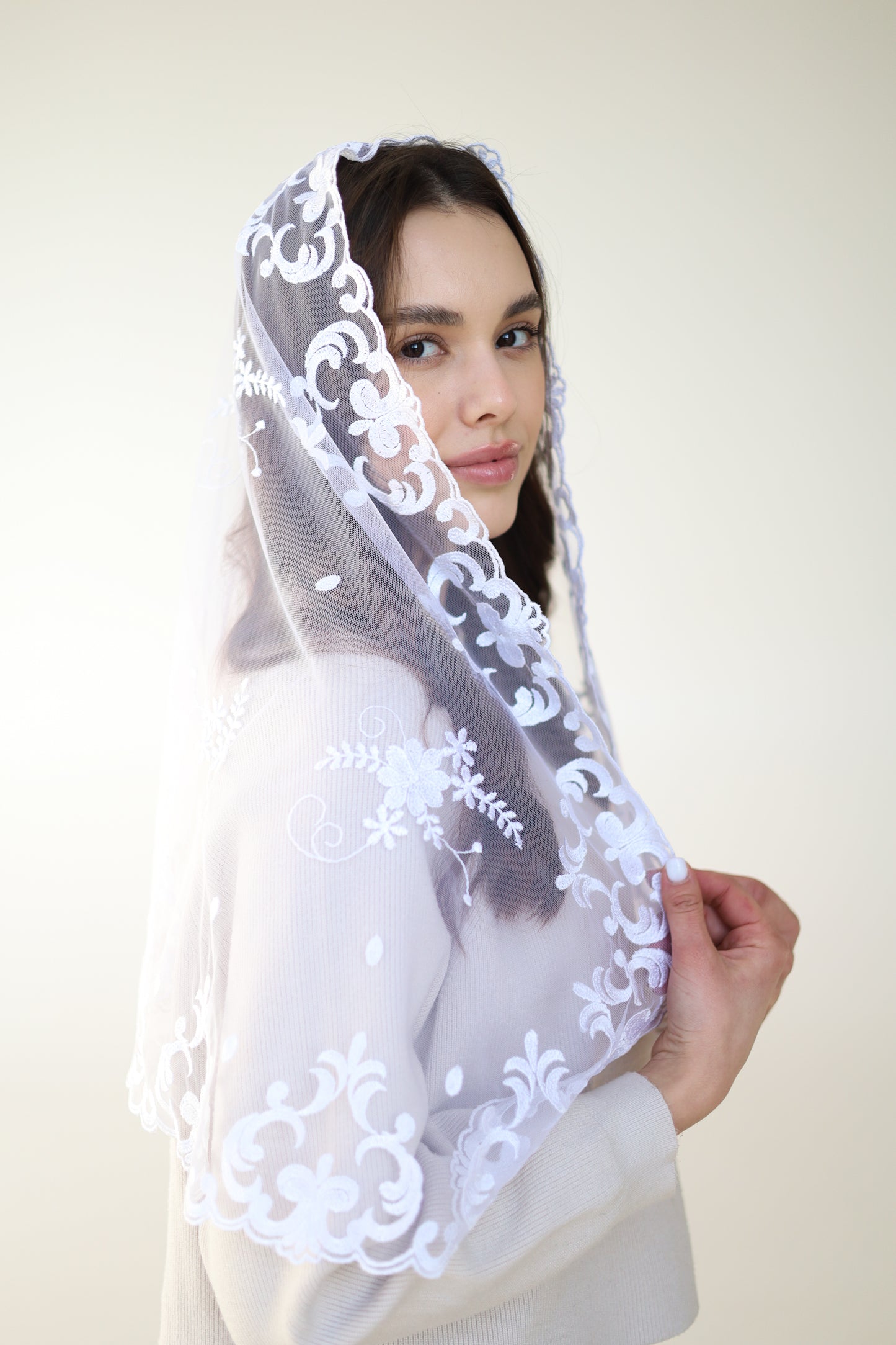 LONG IVORY VEIL