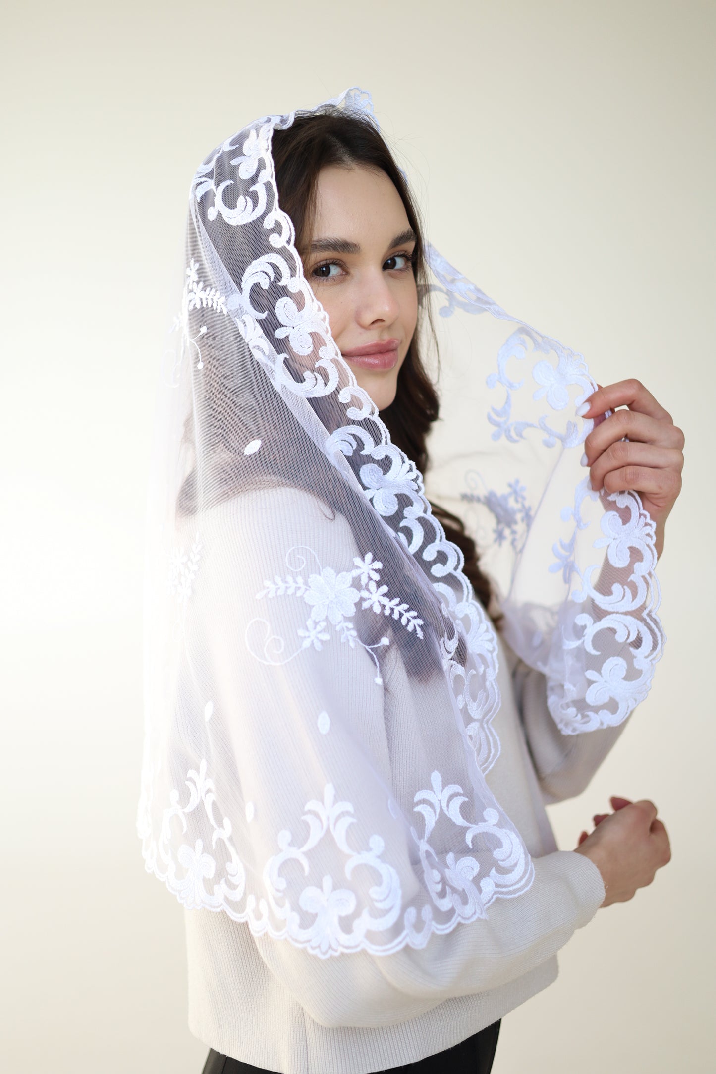 LONG IVORY VEIL