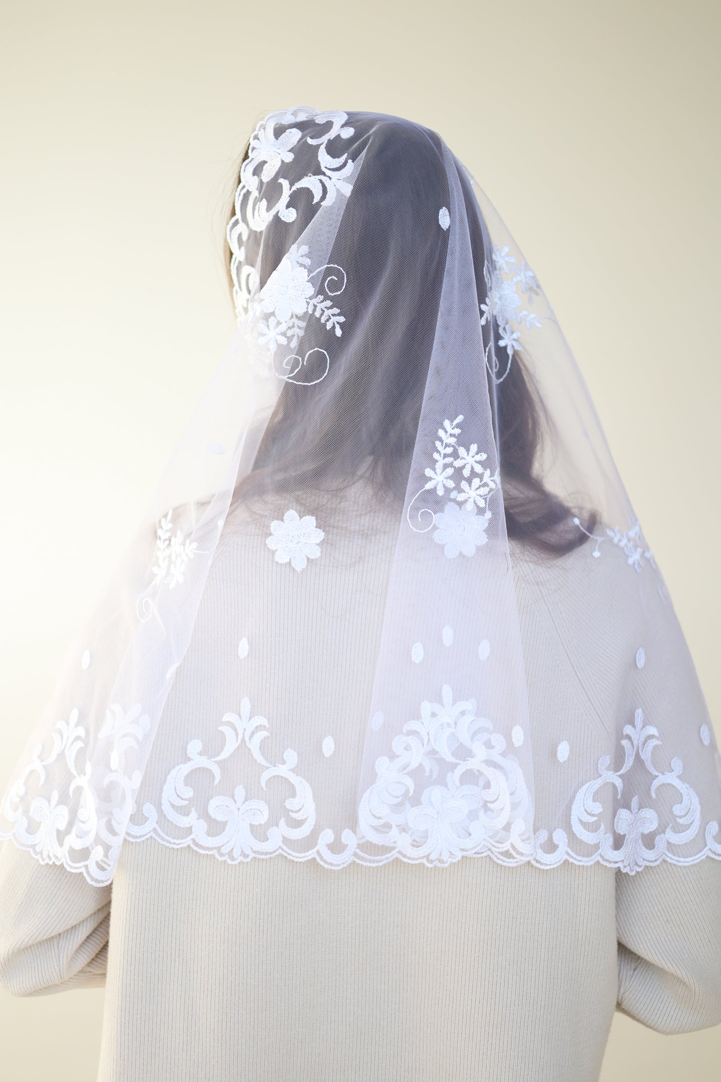 LONG IVORY VEIL