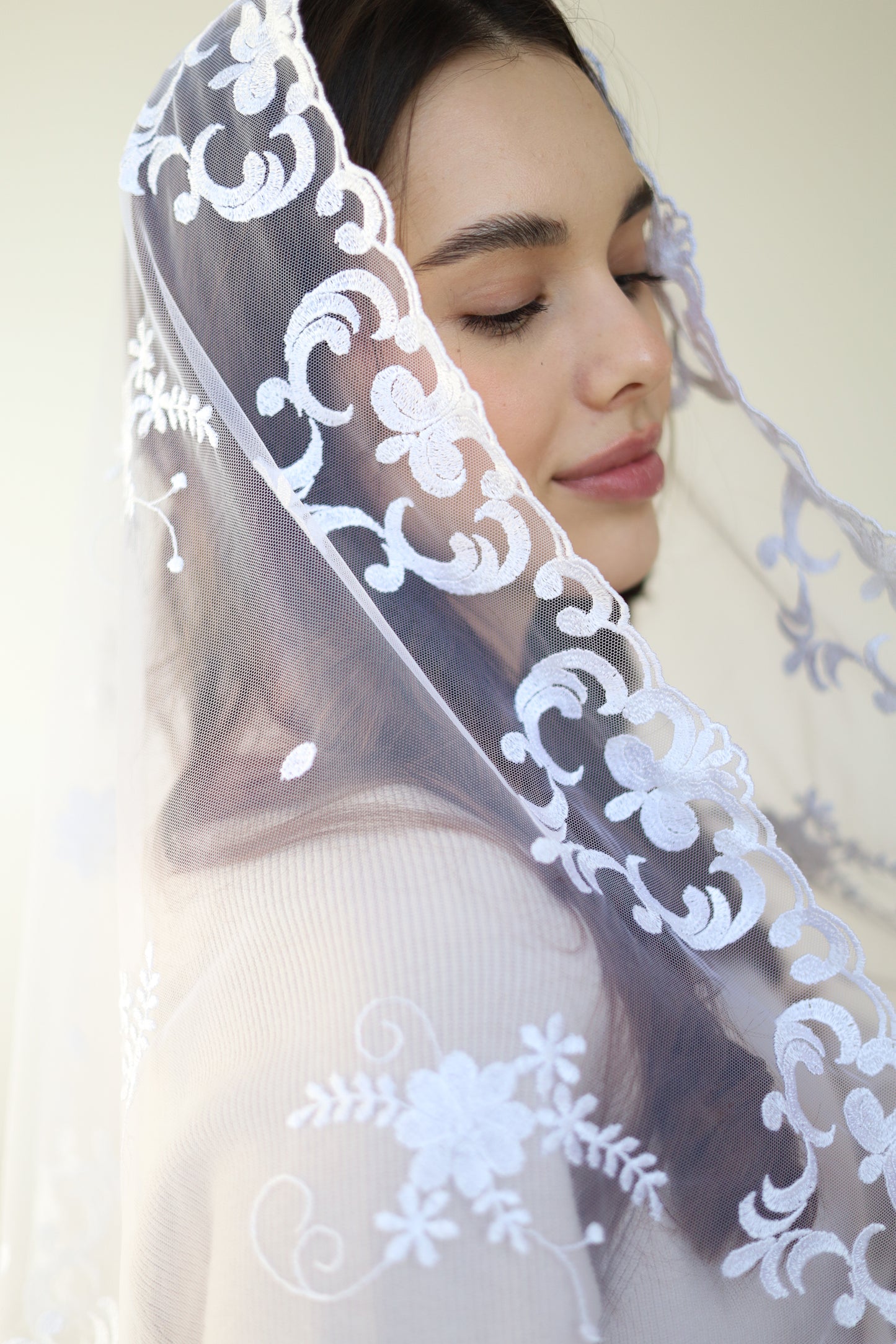 LONG IVORY VEIL