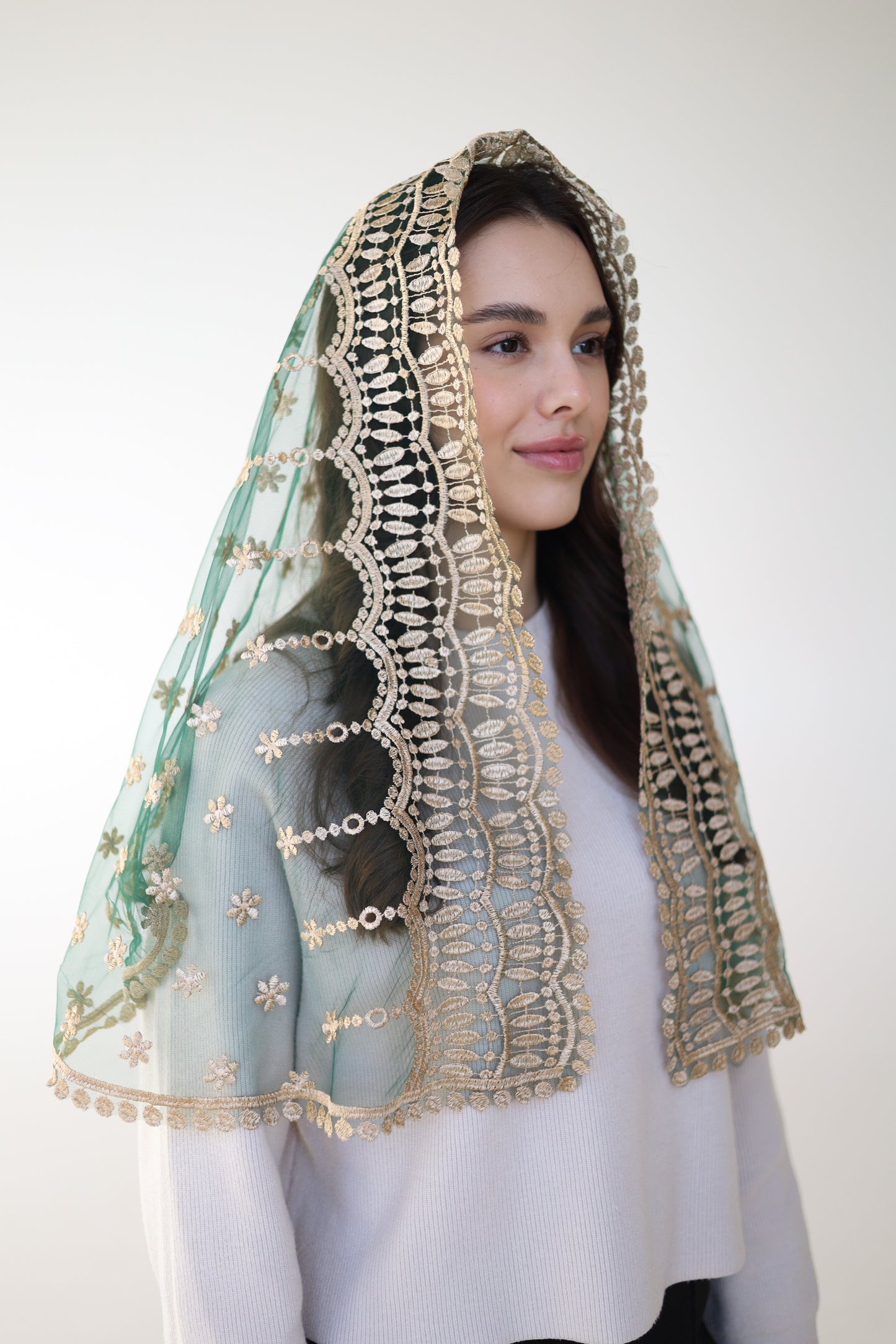 LONG GOLD & GREEN VEIL