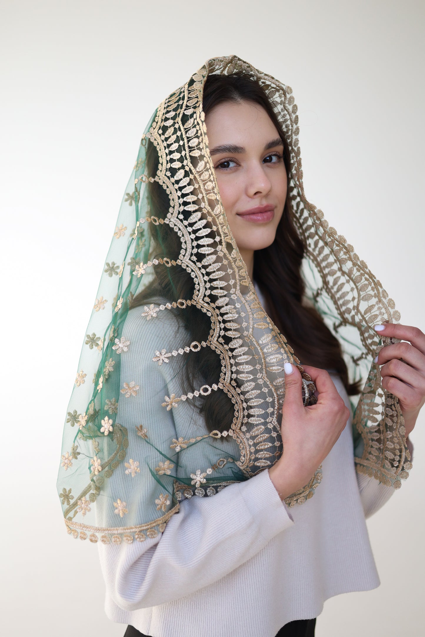 LONG GOLD & GREEN VEIL