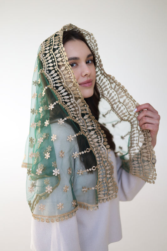 LONG GOLD & GREEN VEIL