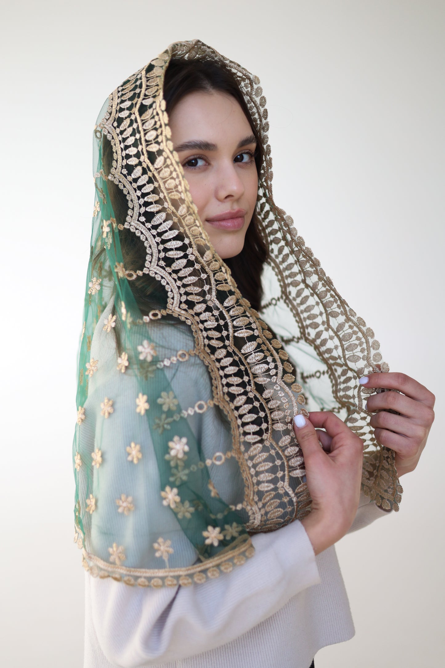 LONG GOLD & GREEN VEIL