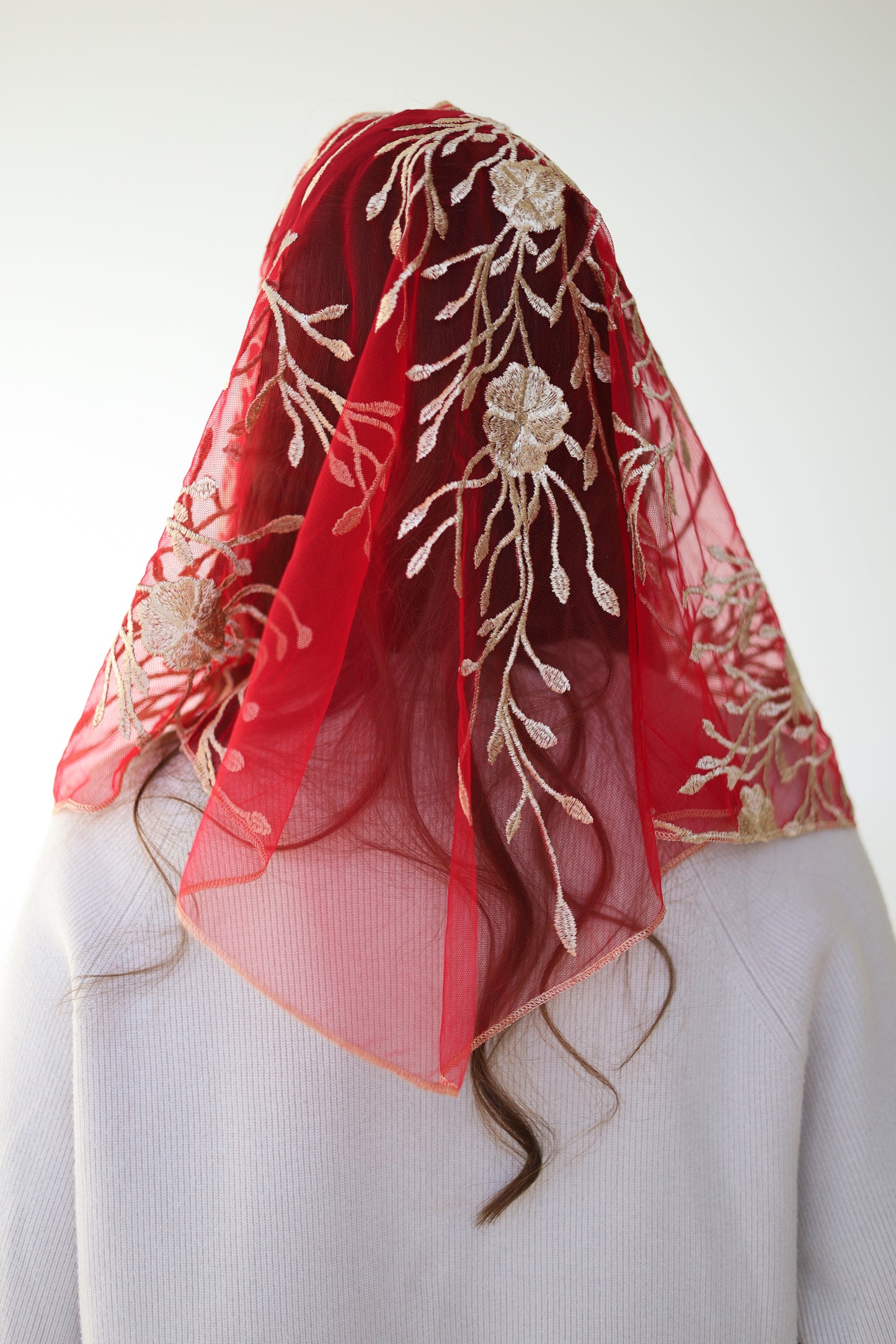 GOLD & RED MANTILLA