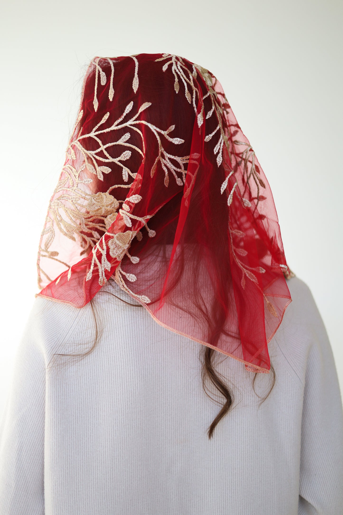 GOLD & RED MANTILLA