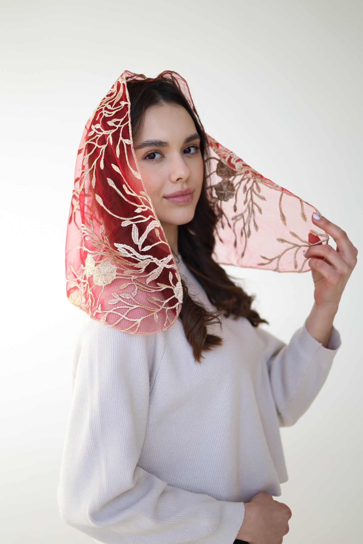 GOLD & RED MANTILLA