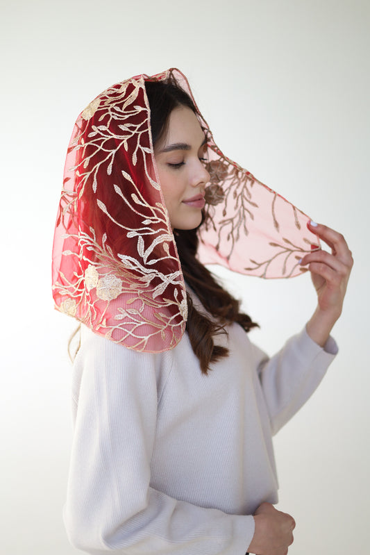 GOLD & RED MANTILLA