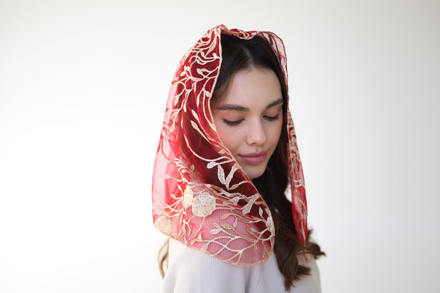 GOLD & RED MANTILLA