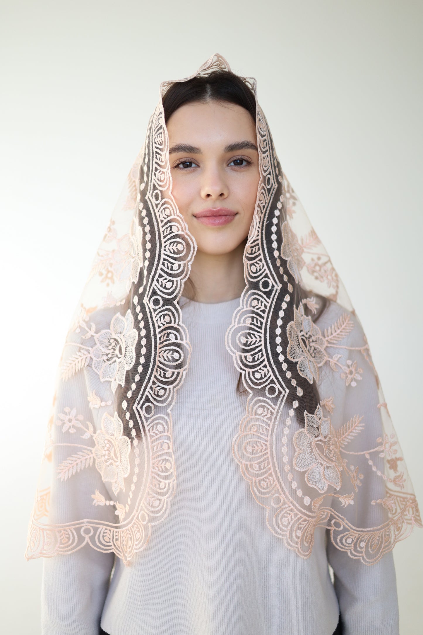 LONG PEACH MANTILLA