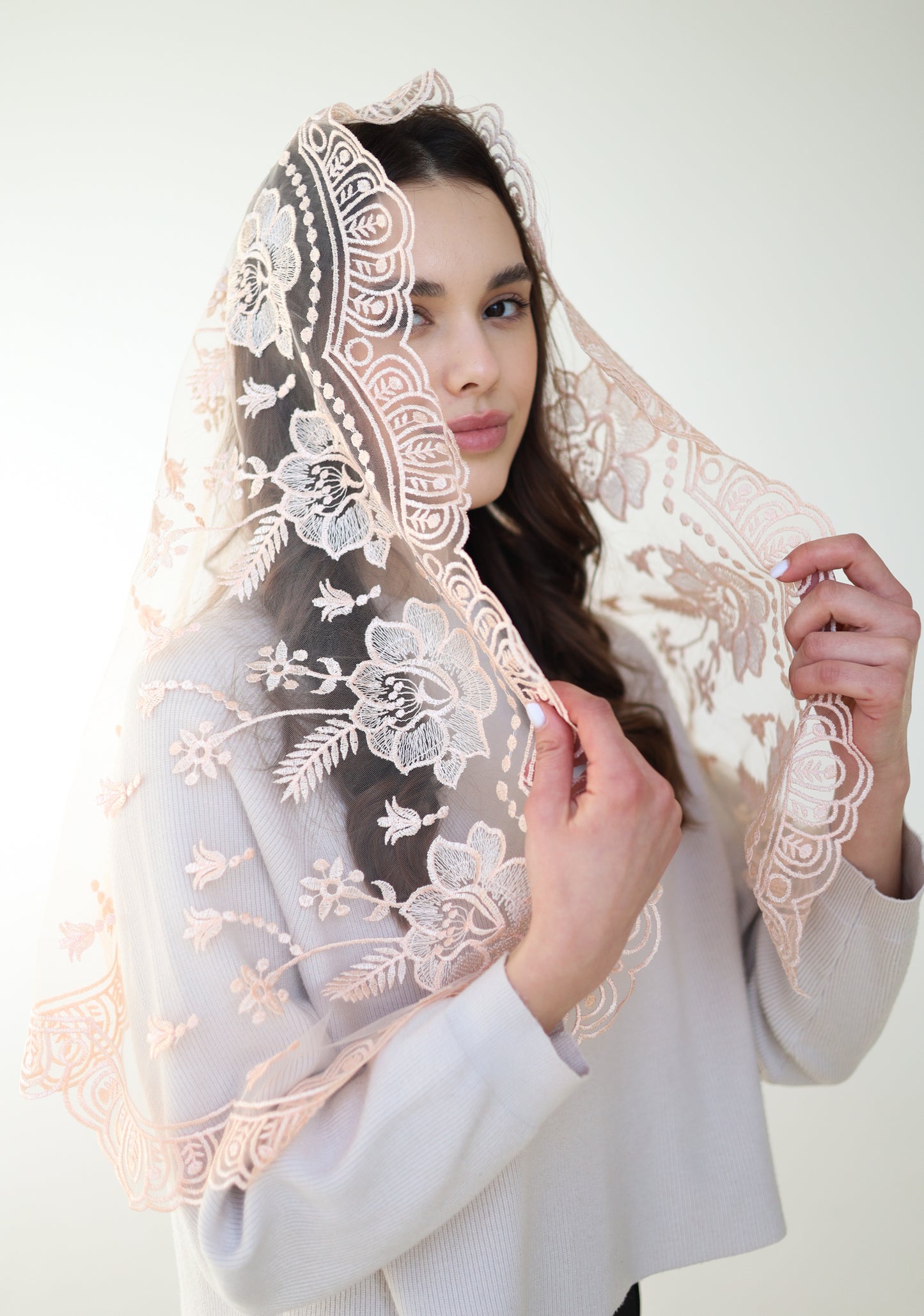 LONG PEACH MANTILLA