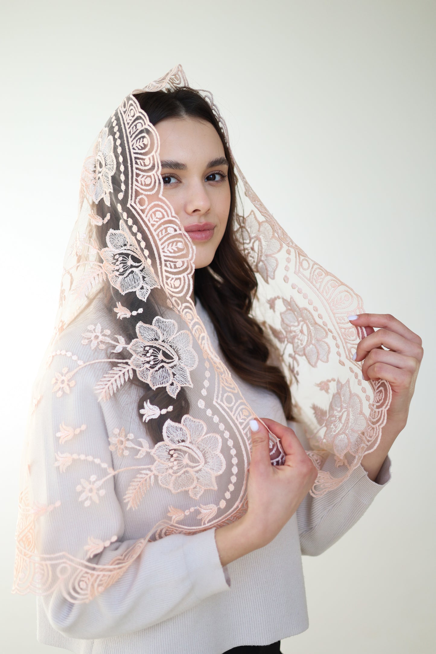 LONG PEACH MANTILLA