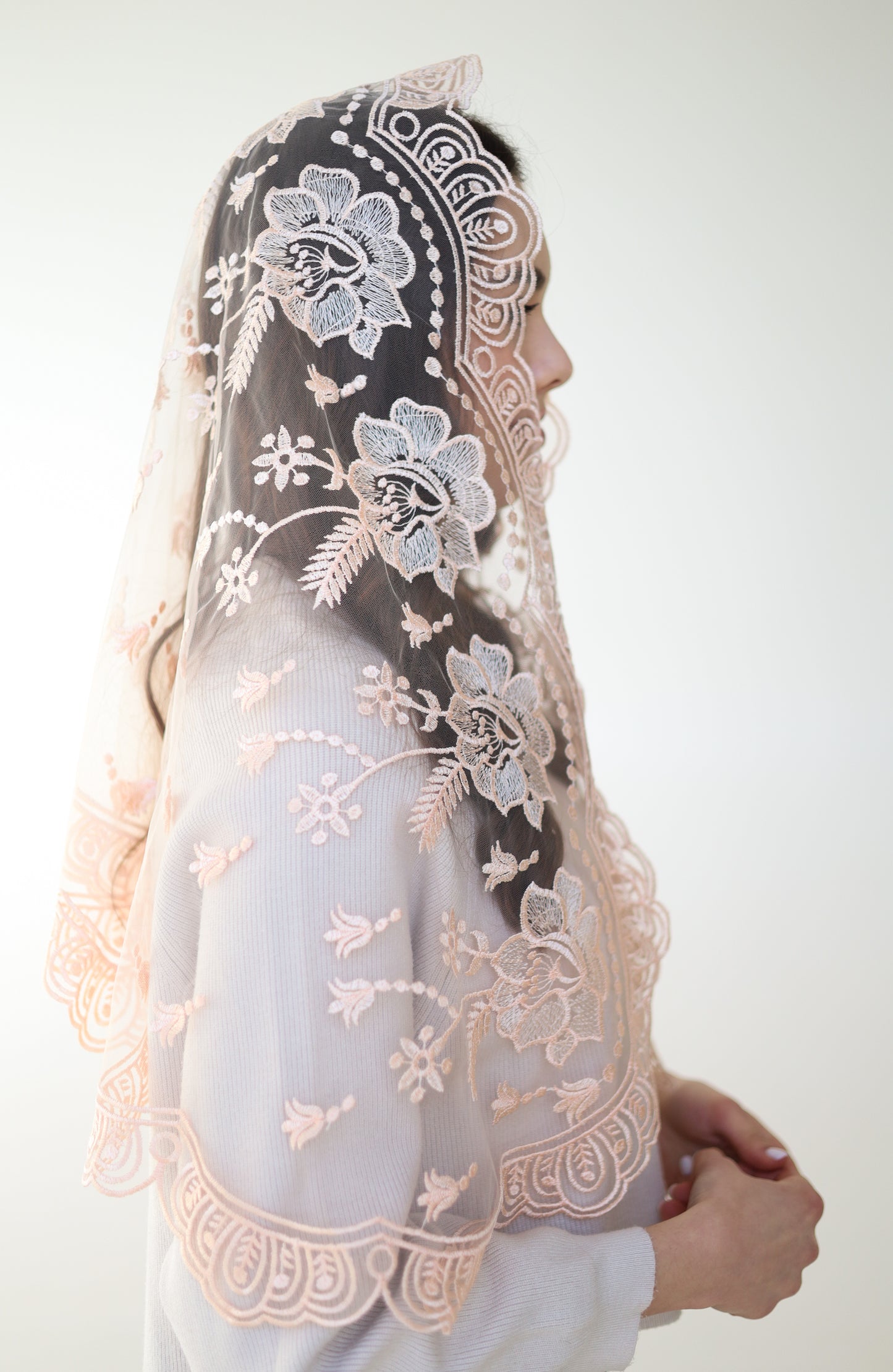 LONG PEACH MANTILLA