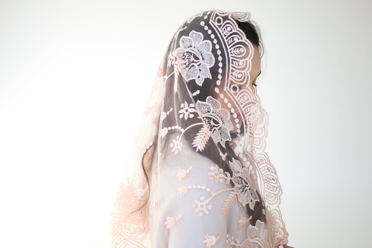 LONG PEACH MANTILLA