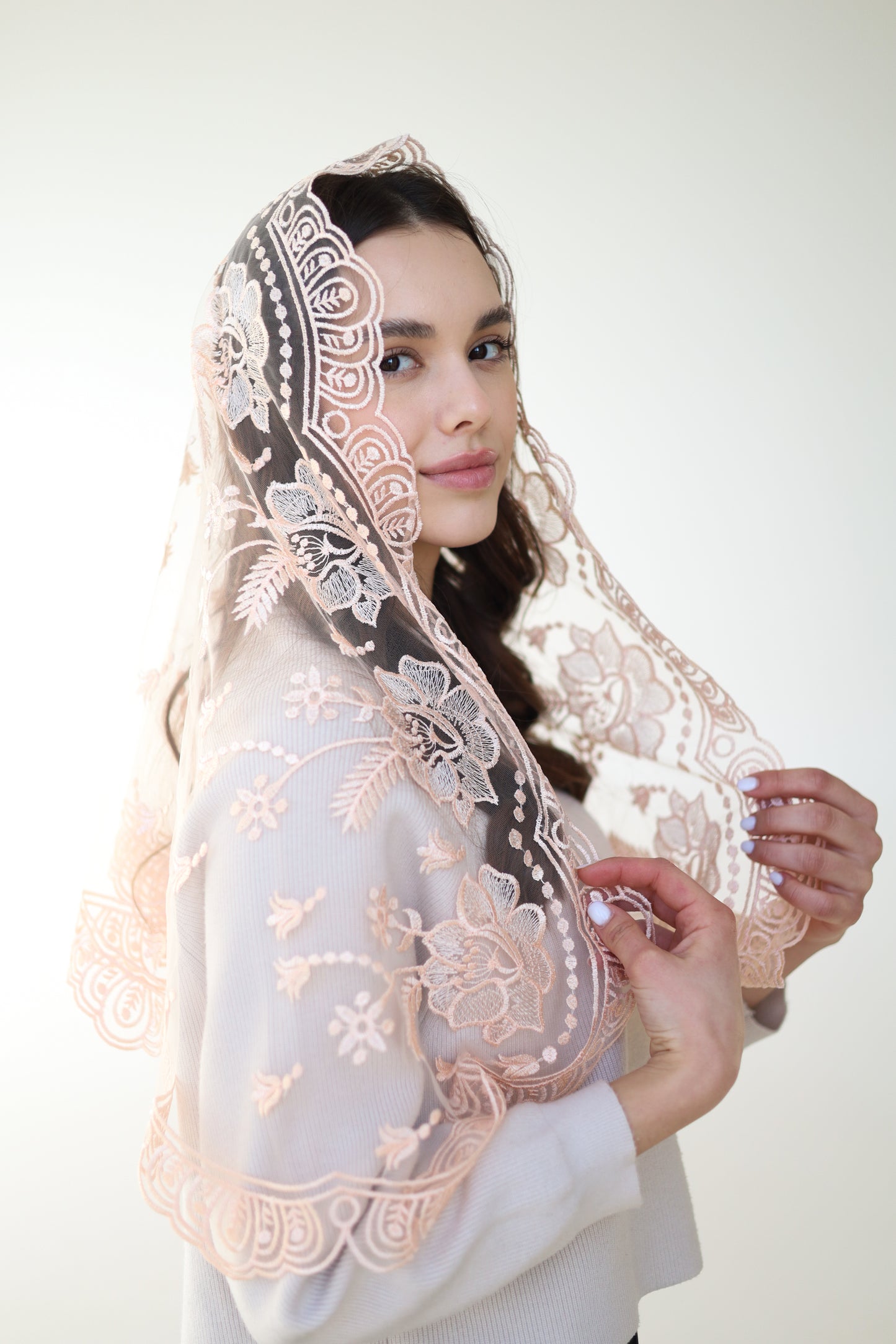 LONG PEACH MANTILLA