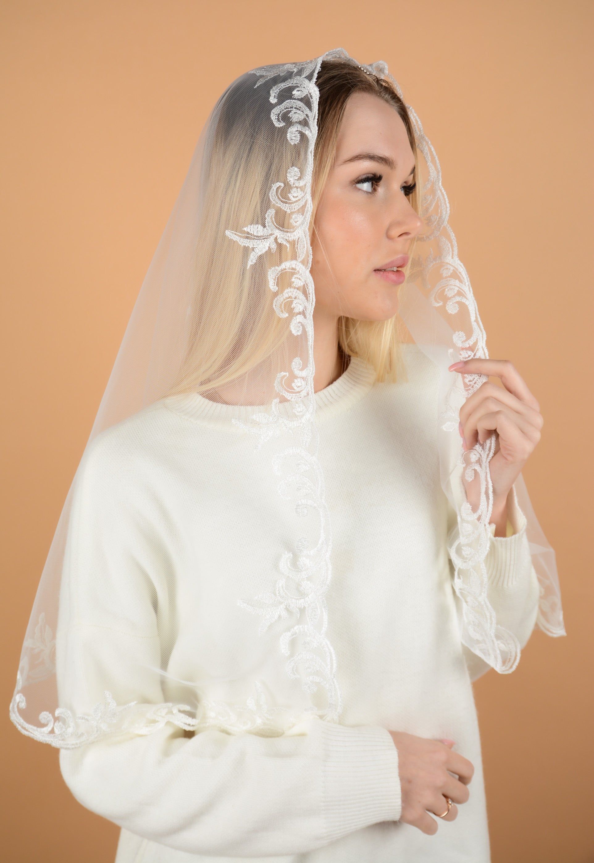 LONG IVORY MANTILLA WITH EMBROIDERY - MariaVeils