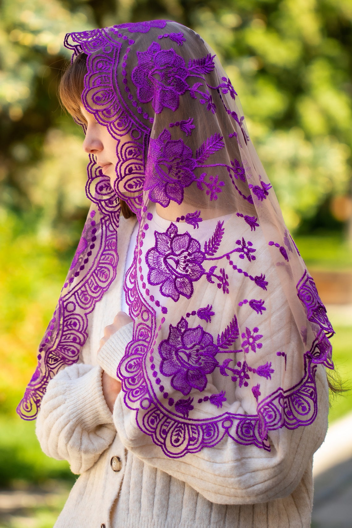 Long lace mantilla in purple color - MariaVeils